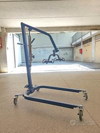 Sollevatore anziani. Asta per flebo in omaggio