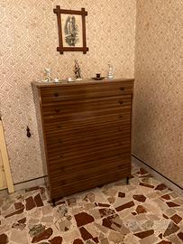 Mobile finto cassettone con letto a scomparsa