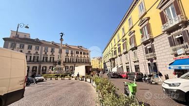 NEGOZIO A NAPOLI