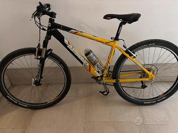 Bicicletta Diamondback