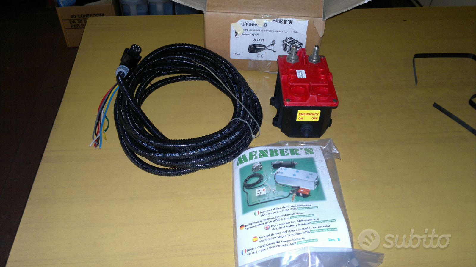 Stacca batteria 24v - Accessori Auto In vendita a Piacenza