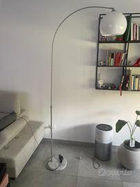 Lampada regolabile in altrzza