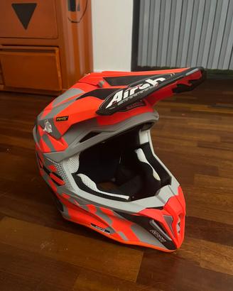 Casco motocross airoh
