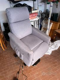 Poltrona Alzapersona relax elettrica