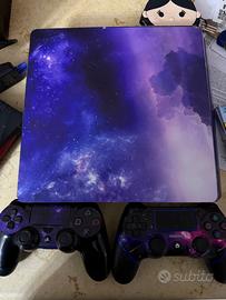 Ps4 Slim con diversi giochi e due controller