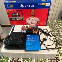 Playstation 4   1 TB  2 joystick e vari giochi