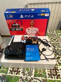 Playstation 4   1 TB  2 joystick e vari giochi