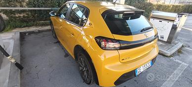 Peugeot 208 elettrica 