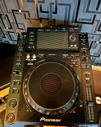 Cdj 2000