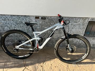 Bici Enduro - Cube Stereo Race C62 150