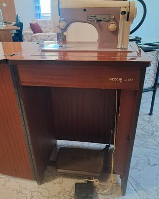 macchina da cucire vintage Necchi mod.267