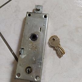 Serratura garage usata funzionante con le chiavi