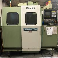 Centro di lavoro vert. OKUMA MC-30VA funzionante