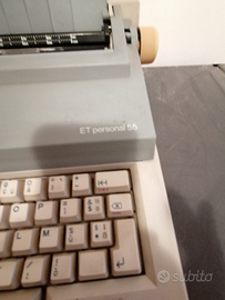 Macchina da scrivere olivetti