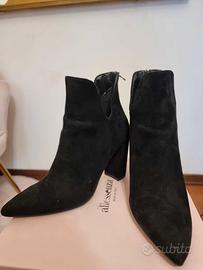 Stivaletti nero con tacco largo