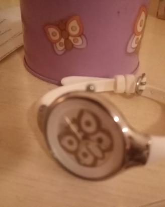 Taport® Orologio rotondo in pelle dorata per gli appassionati di farfalla