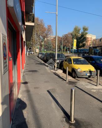 NEGOZIO A MILANO