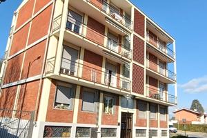 Bilocale arredato con box a rovellasca