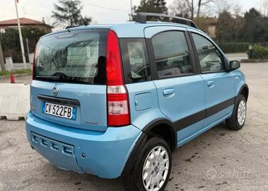 Panda 4 x 4 CLIMBING