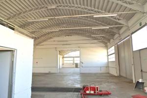 Capannone indipendente con uffici