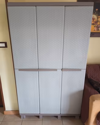 Armadio grigio tre ante in plastica forte 