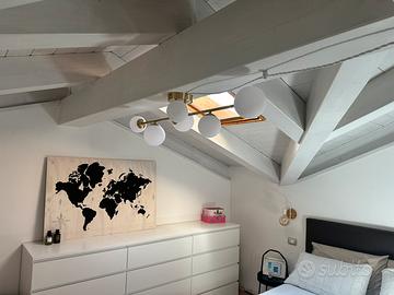 Set di due  lampadari moderni  con sfere di vetro