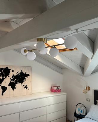Set di due  lampadari moderni  con sfere di vetro