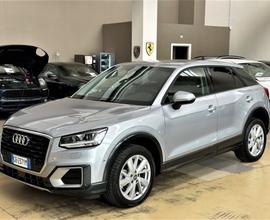 AUDI Q2 40 TFSI quattro S tronic Business Design