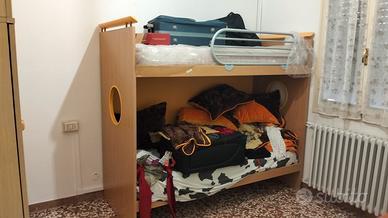 cameretta con letto a castello + armadio 