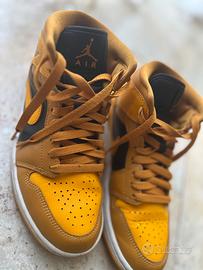 Nike air Jordan mid 1