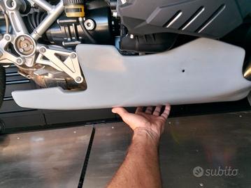 Vasca spoiler sottocoppa per BMW 1200 S.