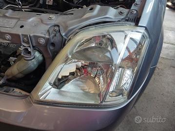 Proiettore sinistro OPEL MERIVA del 2004