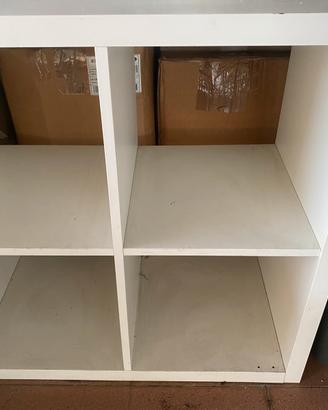Scaffale IKEA KALLAX bianco 4 scomparti (2x2)