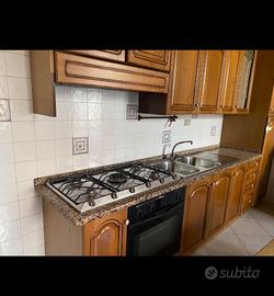 Cucina in legno completa 