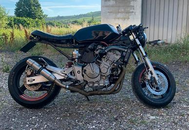 Honda Hornet - 2002 trasformata cafe racer