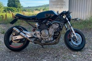 Honda Hornet - 2002 trasformata cafe racer