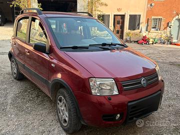Fiat Panda Climbing1.2 benzina e GPL di serie 4X4