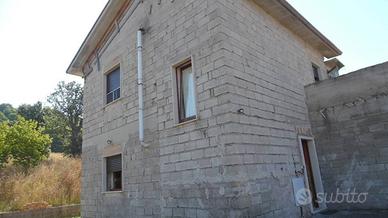 Casa indipendente di 110 m² con 5 locali a Nusco