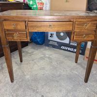 Tavolo in legno massiccio