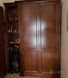 Mobile guardaroba in legno