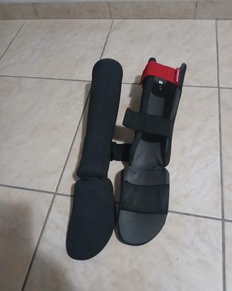 Paratibia e Guantoni 