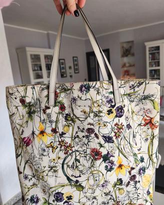 Borsa shopping Gucci Flora tote 