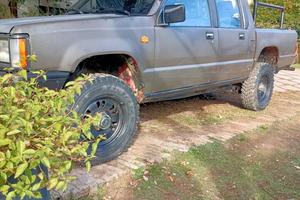 Mitsubishi L200 pickup double cab