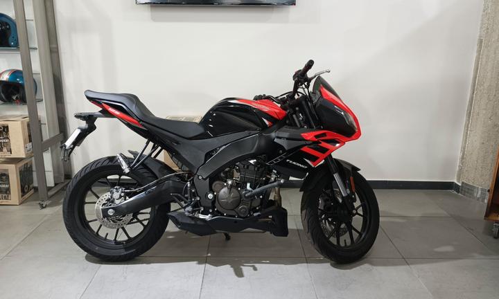 Aprilia Tuono 125 ABS