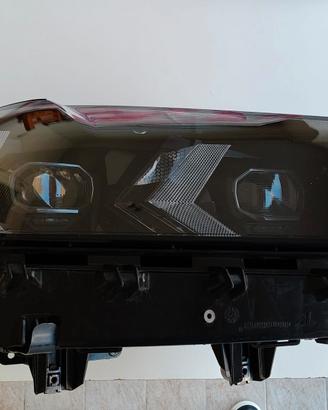 Faro BMW X5 2025