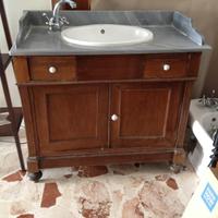 Mobile bagno antico