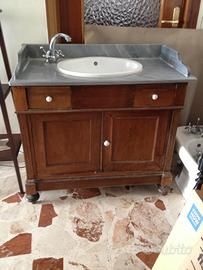 Mobile bagno antico
