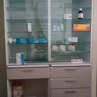 vetrinette illuminate con cassettiera 