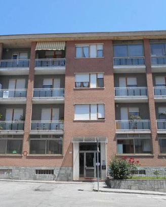 Appartamento di 109 m² con 4 locali e box auto a L