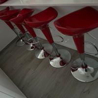 Sgabelli girevoli e regolabili